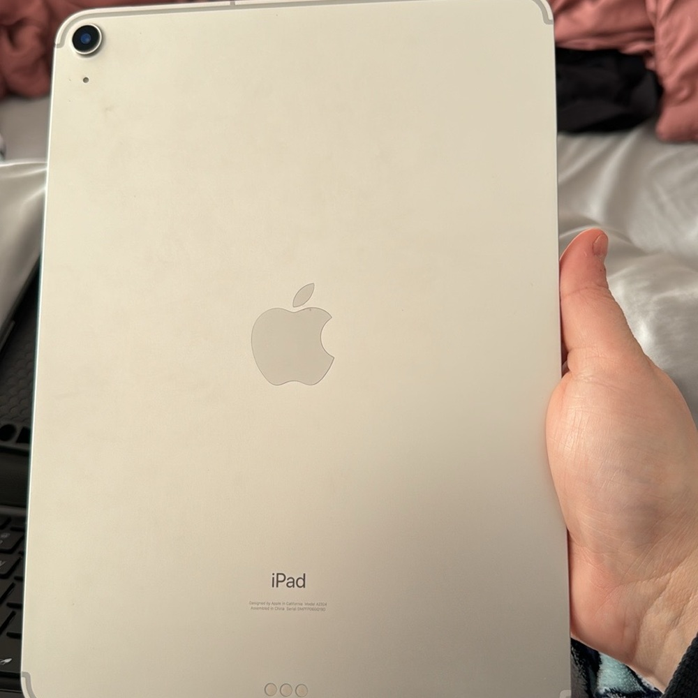 iPad - Picture 2 of 2